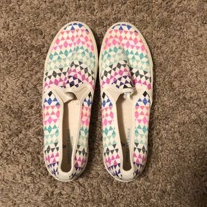 AE Canvas Sneakers